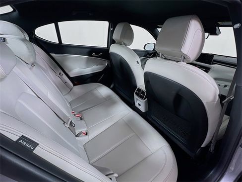 Used 2024 Genesis G70 2.5T image 27