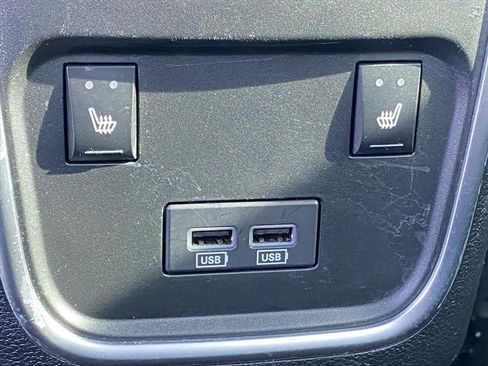 Used 2018 Dodge Charger GT image 24