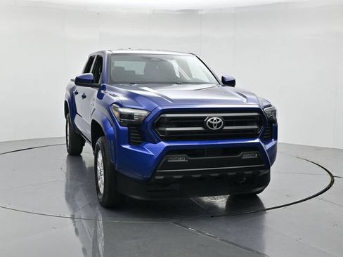 Used 2025 Toyota Tacoma SR5 RWD image 4