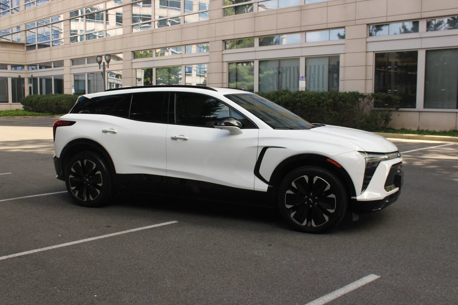 Used 2024 Chevrolet Blazer EV RS AWD/4WD image 2