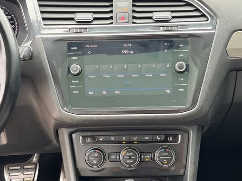 Used 2019 Volkswagen Tiguan SEL image 23