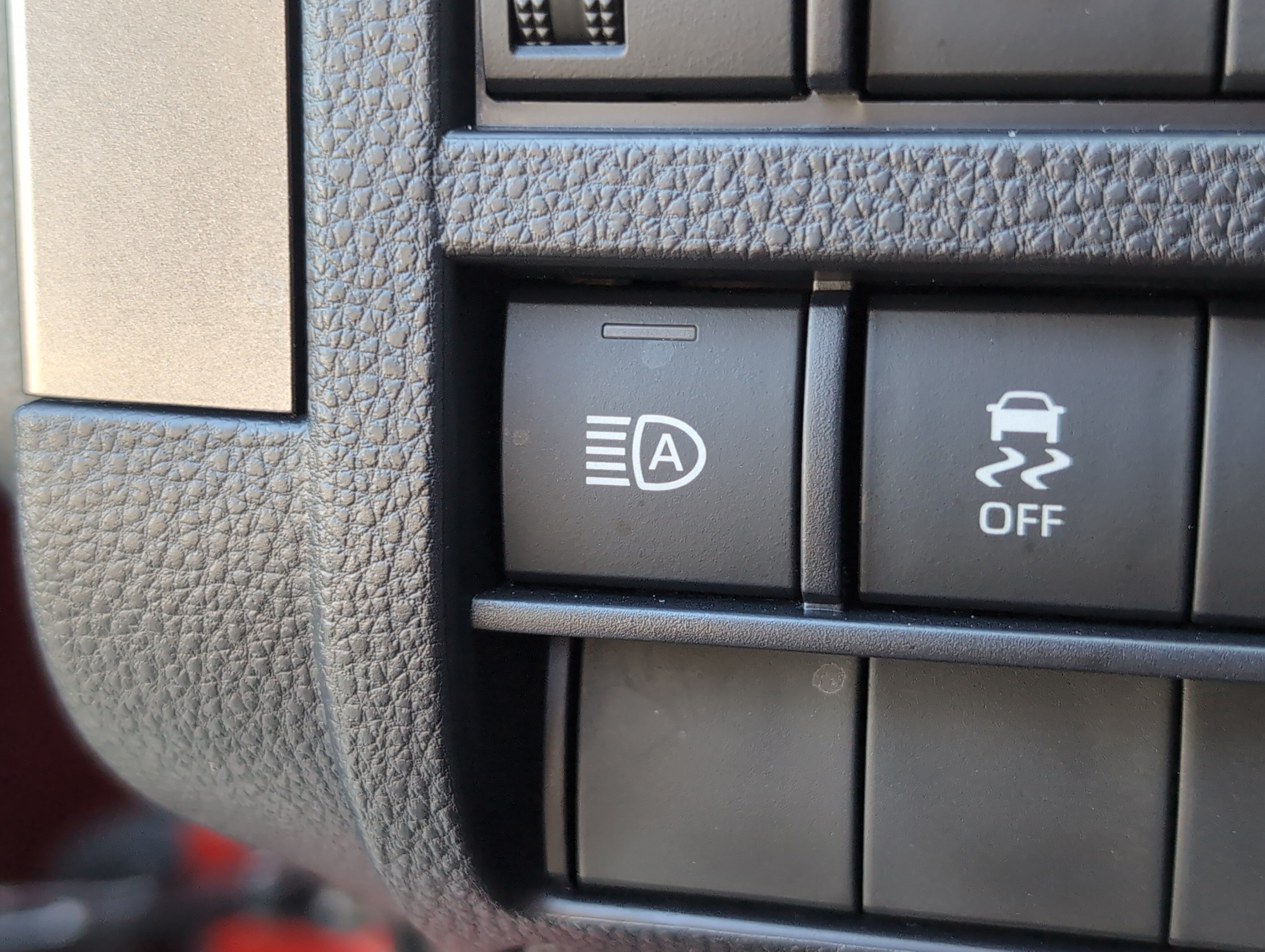 Certified 2026 Toyota 4Runner TRD Off-Road Premium AWD/4WD image 36