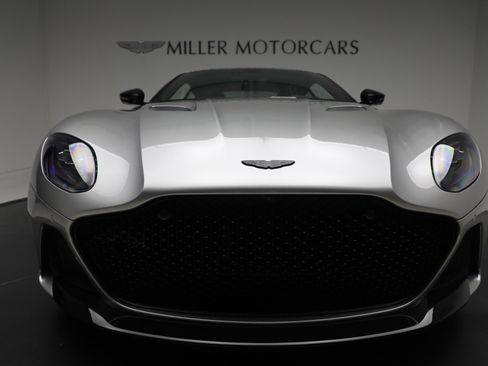 Used 2023 Aston Martin DBS Coupe image 15