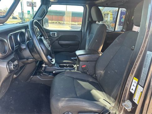 Used 2018 Jeep Wrangler Unlimited Sport S image 10