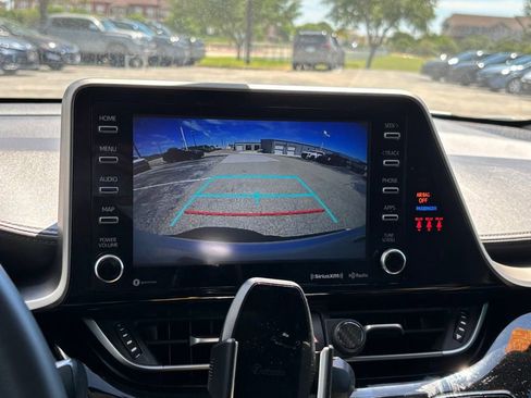 Used 2021 Toyota C-HR Limited image 9