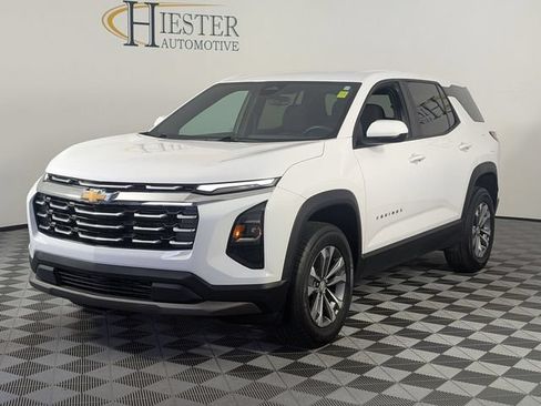 Used 2025 Chevrolet Equinox LT FWD image 4