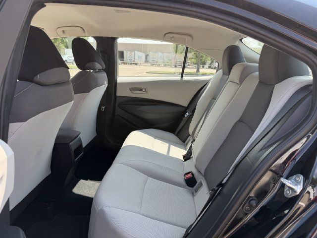 Used 2022 Toyota Corolla LE w/ Carpet Mat Package (TMS) FWD image 24