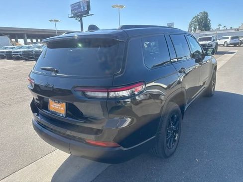 Certified 2024 Jeep Grand Cherokee L Altitude AWD/4WD image 6