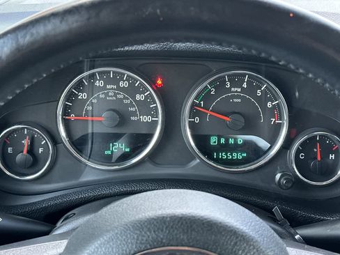 Used 2018 Jeep Wrangler Unlimited Sahara image 26