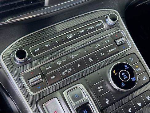 Used 2022 Hyundai Santa Fe Limited image 27