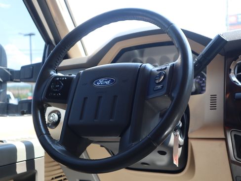 Used 2015 Ford F350 Lariat w/ Lariat Interior Package AWD/4WD image 15