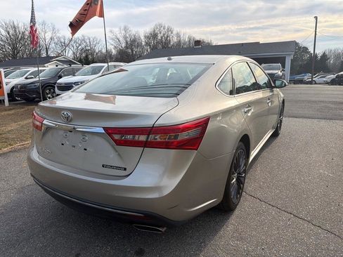 Used 2017 Toyota Avalon XLE image 7