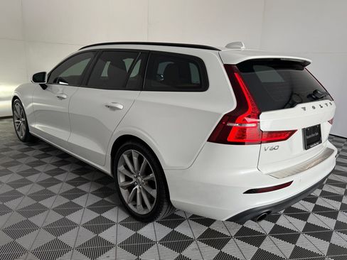 Used 2020 Volvo V60 T5 Momentum FWD image 3