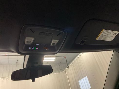 Used 2023 Chevrolet Traverse LT AWD/4WD image 27