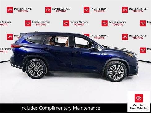 Certified 2021 Toyota Highlander Platinum AWD/4WD image 4