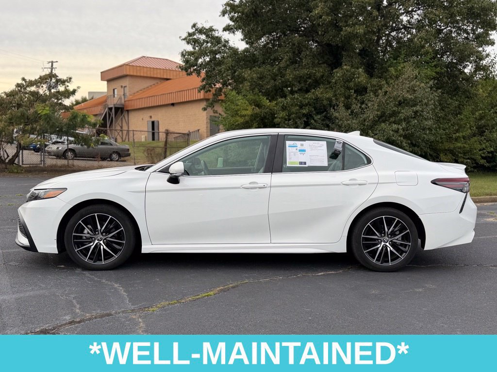 Used 2024 Toyota Camry SE w/ Convenience Package FWD image 4