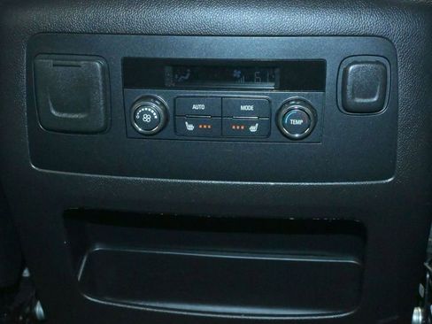 Used 2016 GMC Yukon SLT AWD/4WD image 28
