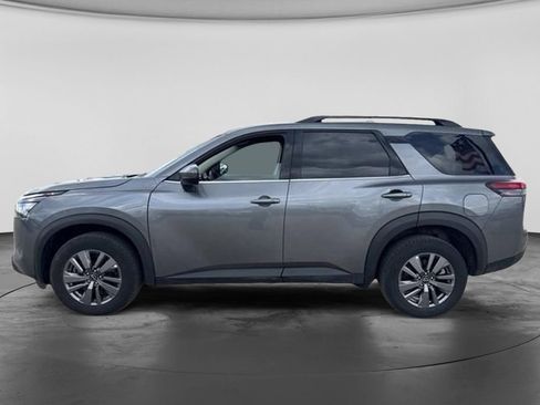 Used 2025 Nissan Pathfinder SV AWD/4WD image 11