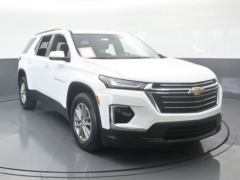 Used 2023 Chevrolet Traverse LT image 9