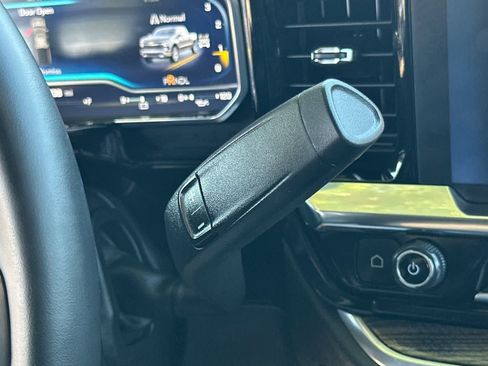 Used 2025 Chevrolet Silverado 1500 LT AWD/4WD image 27