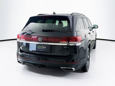 Used 2025 Volkswagen Atlas SE AWD/4WD image 9