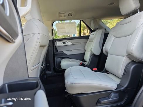 New 2026 Ford Explorer Active RWD image 11
