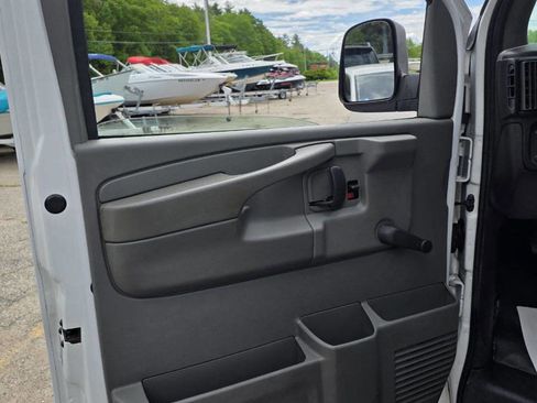 Used 2006 Chevrolet Express 1500 RWD image 13