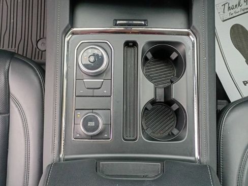 Used 2023 Ford Expedition XLT image 56