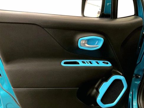 Used 2021 Jeep Renegade Latitude image 22