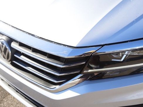 Used 2020 Volkswagen Passat 2.0T SEL image 8