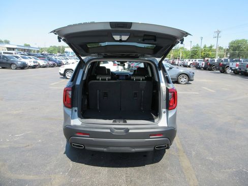 Certified 2023 GMC Acadia SLT w/ Elevation Edition FWD image 8