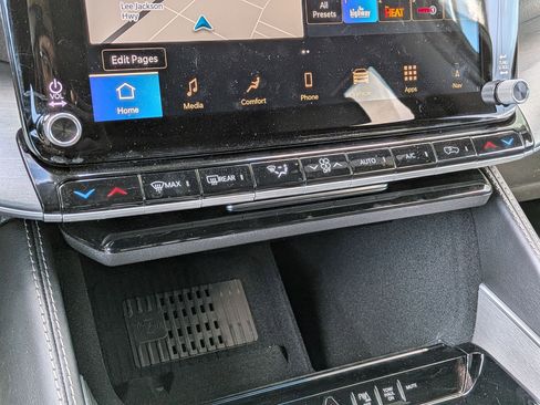 New 2026 Jeep Grand Wagoneer Limited AWD/4WD image 13