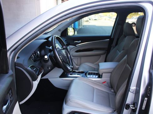 Used 2020 Acura MDX FWD image 13