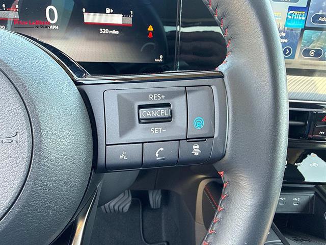 Certified 2025 Nissan Kicks SR FWD image 22