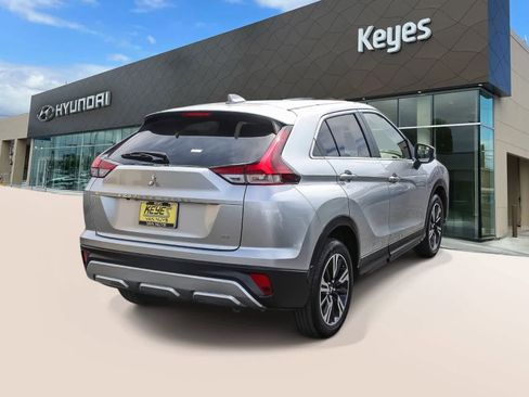 Used 2023 Mitsubishi Eclipse Cross SE image 4