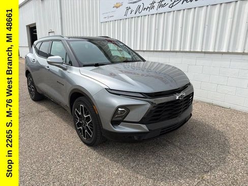 Used 2024 Chevrolet Blazer RS w/ Driver Confidence II Package AWD/4WD image 4