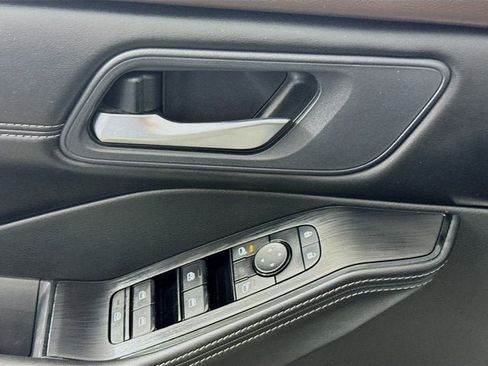 Certified 2023 Nissan Rogue SV w/ SV Premium Package image 15