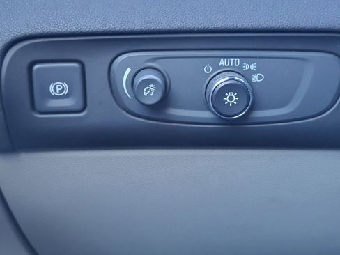 Used 2020 Buick Enclave Essence w/ Sound and Sites Package image 22