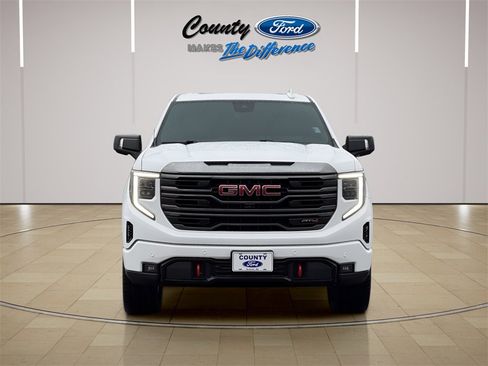 Used 2022 GMC Sierra 1500 AT4 w/ AT4 Premium Package image 11