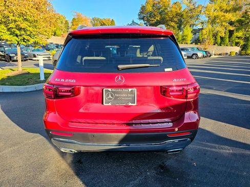 New 2026 Mercedes-Benz GLB 250 4MATIC image 8