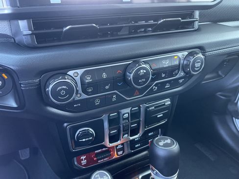 New 2026 Jeep Wrangler Unlimited Rubicon image 34