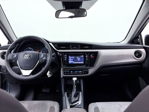 Used 2018 Toyota Corolla LE w/ Carpet Mat Package (TMS) image 17