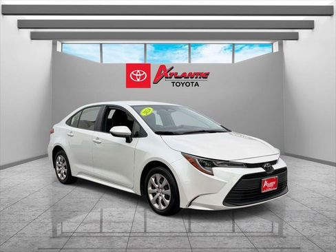 Certified 2024 Toyota Corolla LE FWD image 1