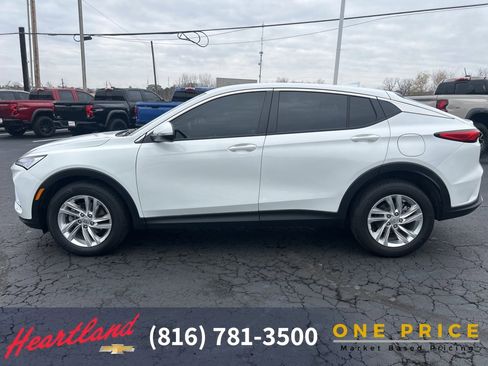 Used 2025 Buick Envista Preferred image 8