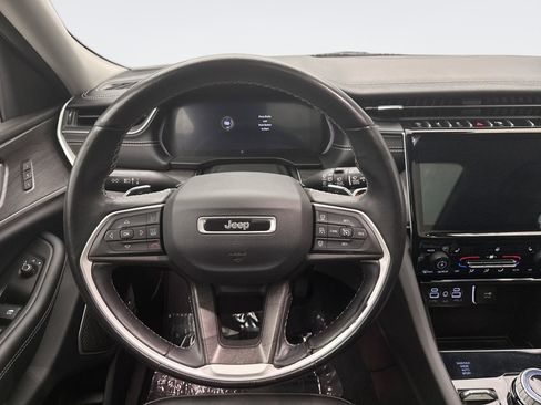 Used 2022 Jeep Grand Cherokee Limited AWD/4WD image 12