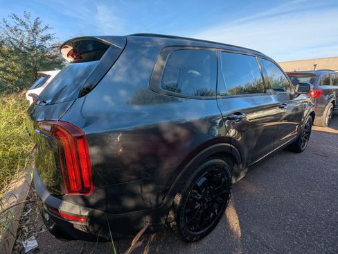 Certified 2022 Kia Telluride EX w/ EX Premium Package image 3