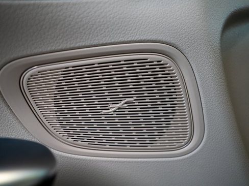 Certified 2025 Mercedes-Benz GLC 300 4MATIC image 13