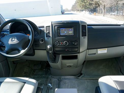 Used 2015 Mercedes-Benz Sprinter 2500 image 19