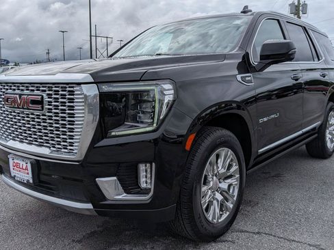 Used 2023 GMC Yukon Denali AWD/4WD image 3