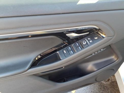Used 2020 Land Rover Range Rover Evoque SE image 7